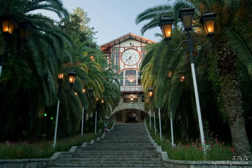 Коттедж Эко домик с парковкой возле горной реки — Гагра