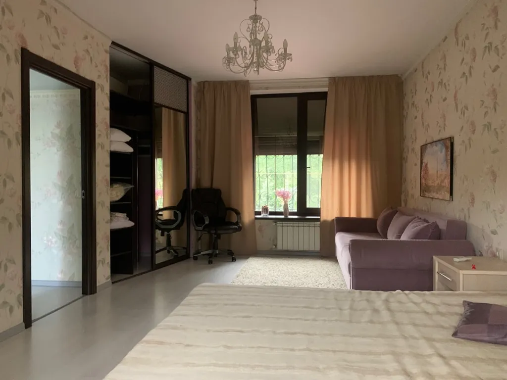 Уютный дом в городе