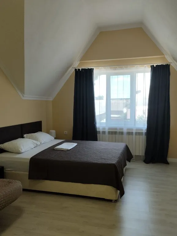 Квартира Квартира Просторный номер Люкс с двухспальной кроватью и диваном — Кущёвская