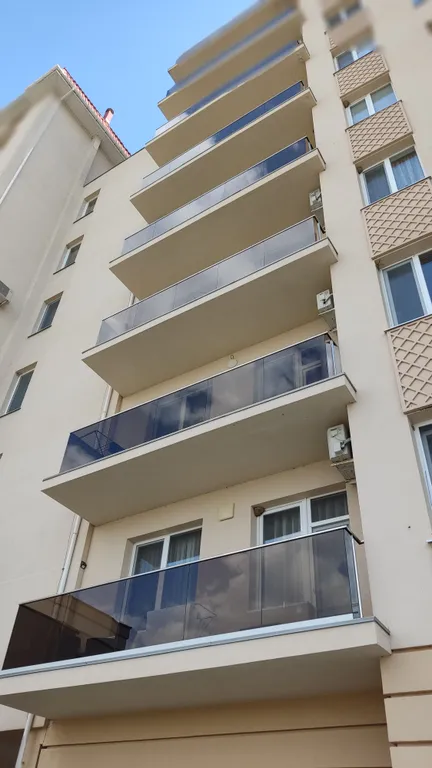 Квартира с балконом у моря