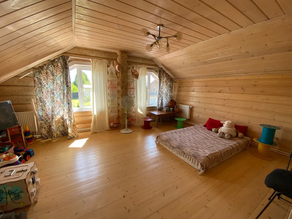 Деревянный комфортабельный дом на берегу озера