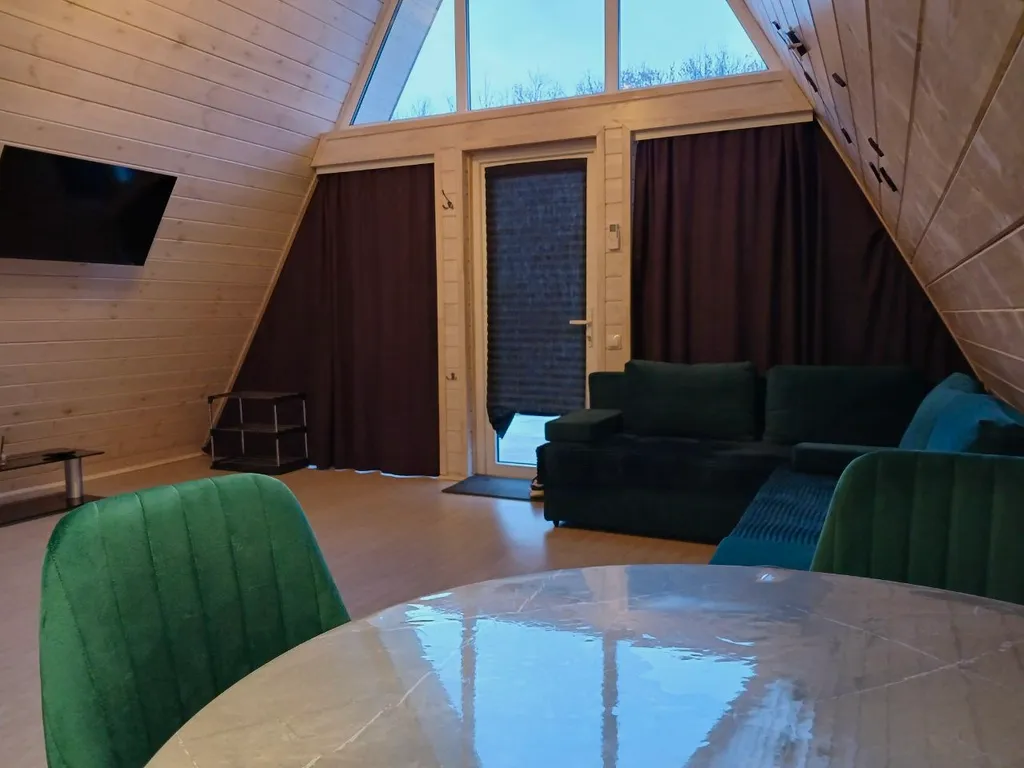 Уютный Афрейм с благоустроенной территорией