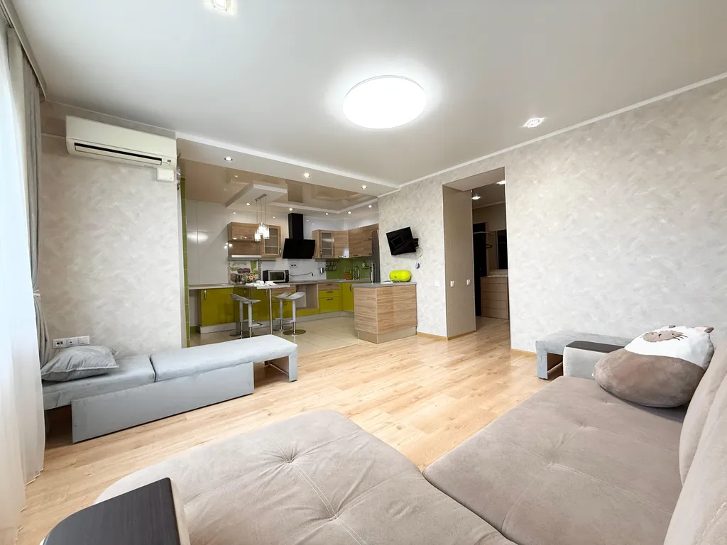 Двухкомнатная квартира возле торгового квартала