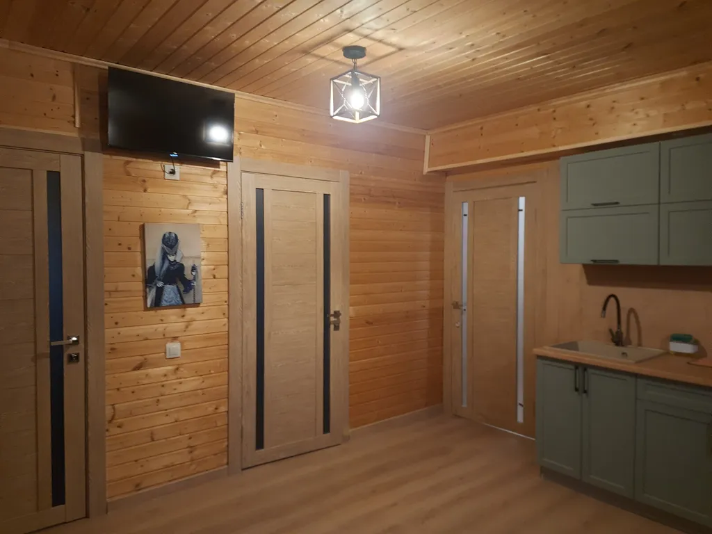 Домик в Пуще у озера