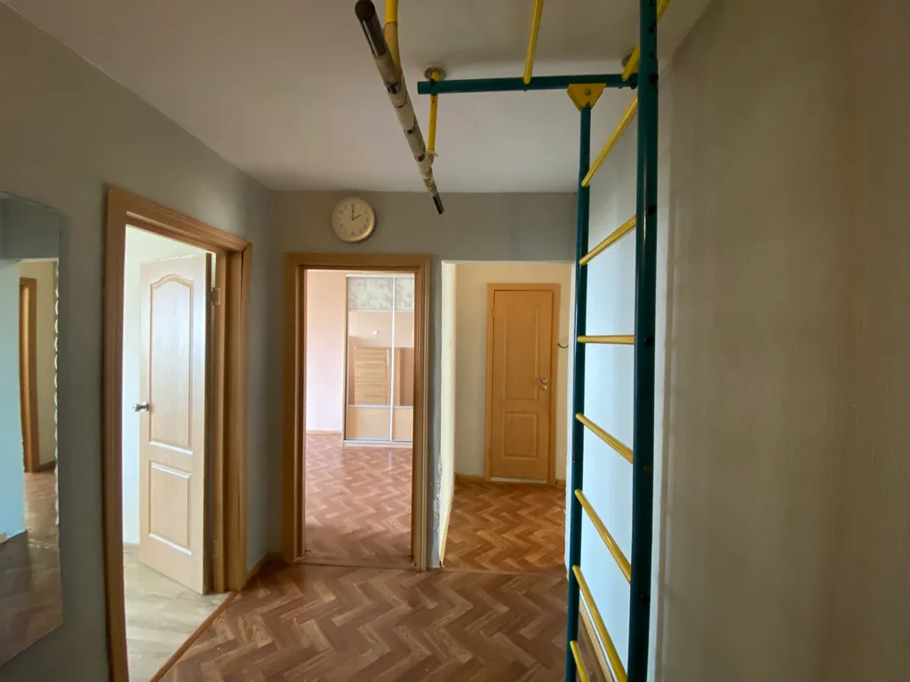 Первая речка, рядом с пляжем на мысе Кунгасный