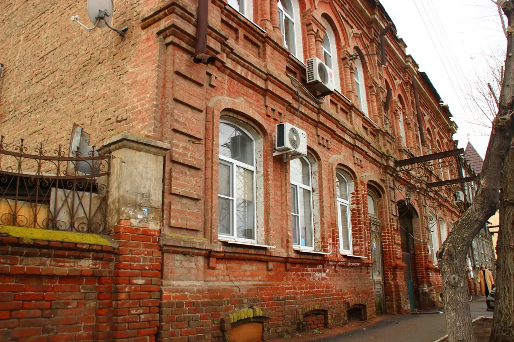 Квартира в Купеческом доме с видом на Красную набережную