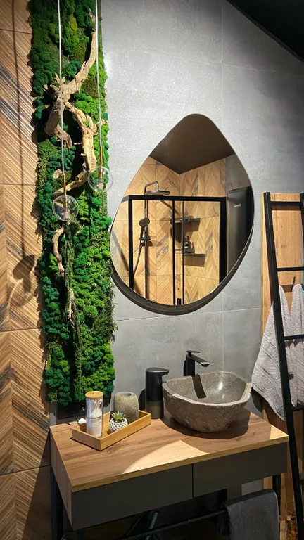 Дом с панорамными окнами и видом на лес