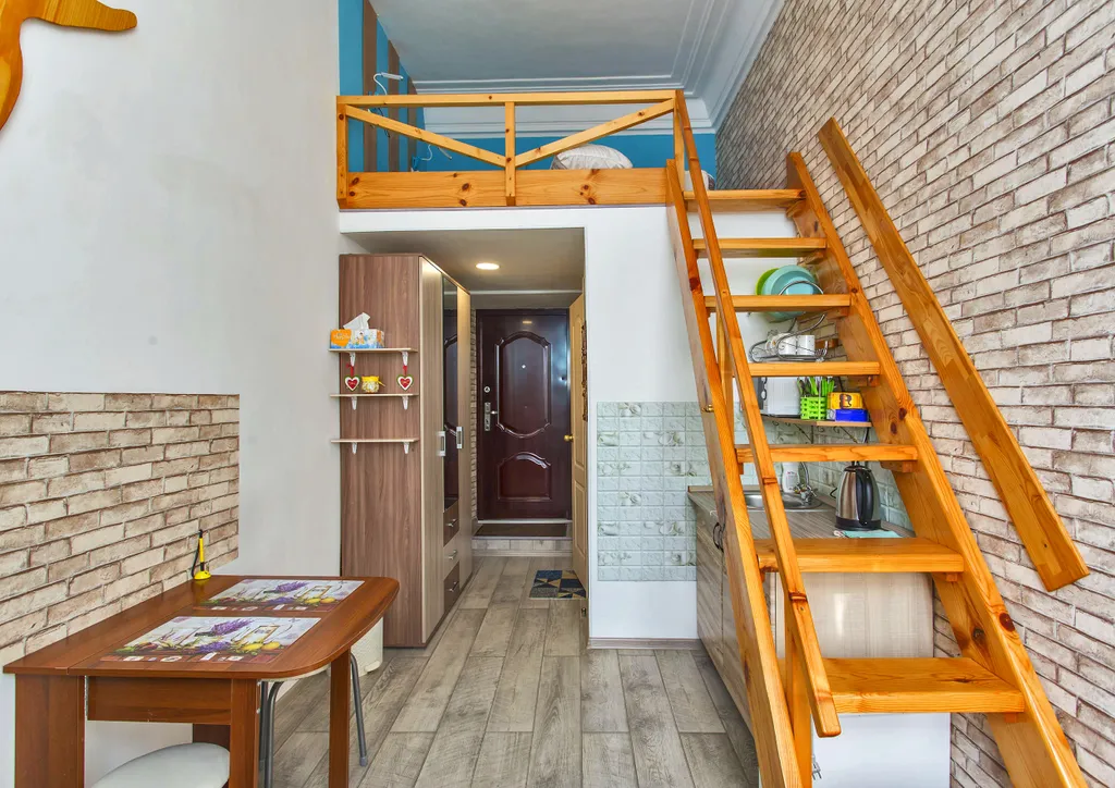 Студия с балконом и шикарным видом на Золотой Мост