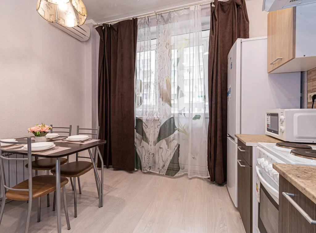 Квартира Уютная квартира с кофейней, пиццерией и магазинами во дворе — Краснодар