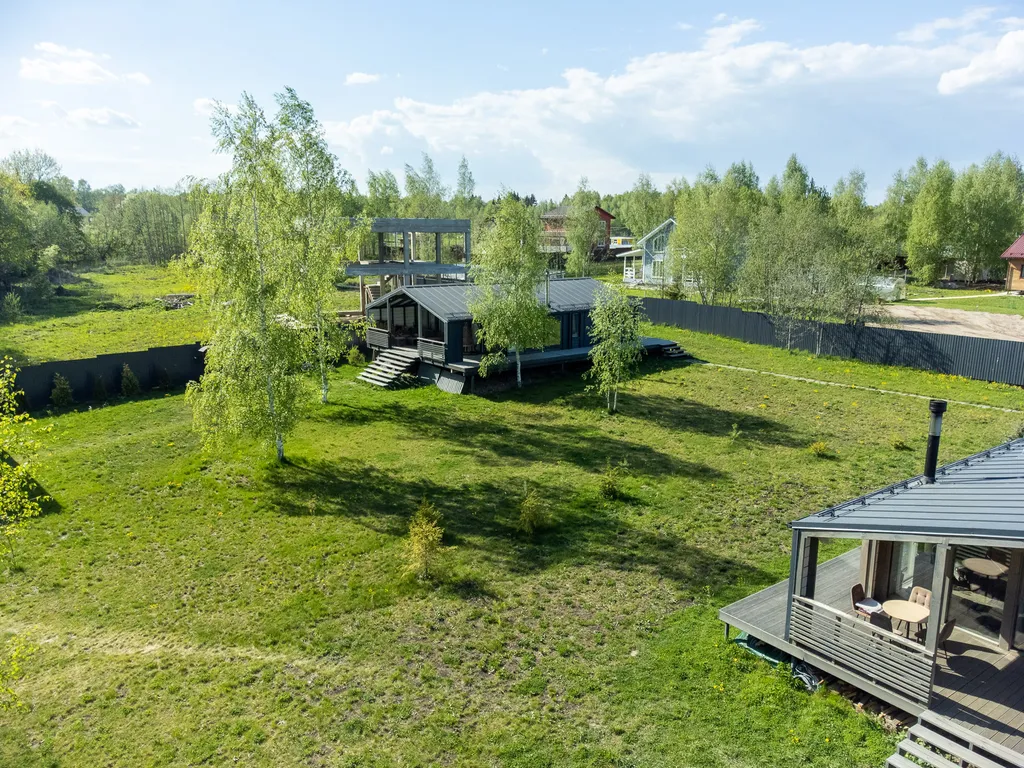 Цветочный домик с камином