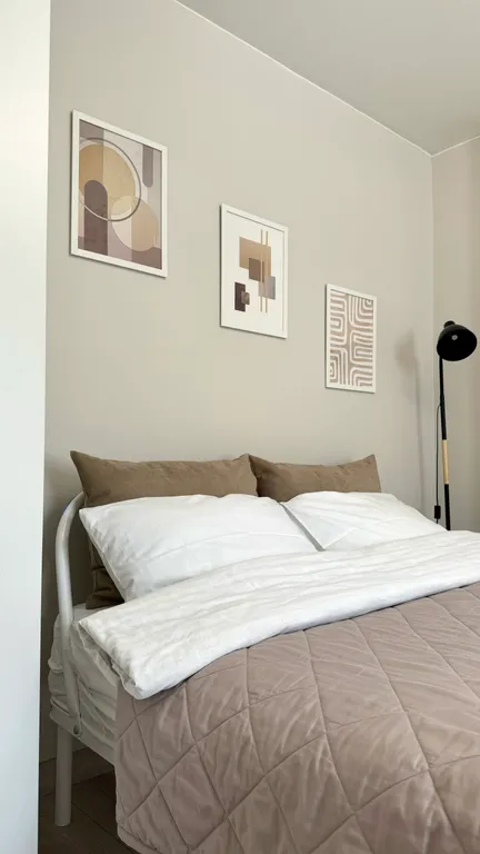 Стильная студия с видом на лес