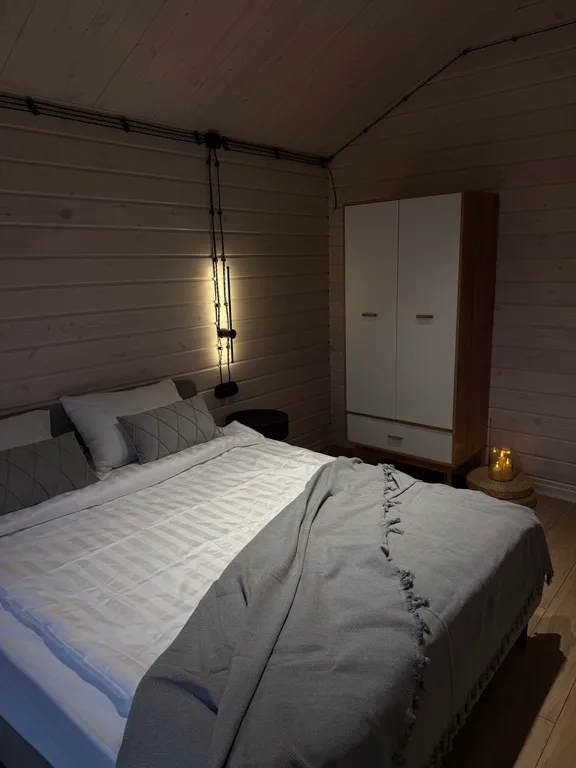 Коттедж Двухкомнатный дом-шале с теплым бассейном и террасой — Динская