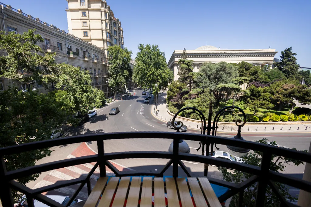 Апартаменты с видом на бульвар на Торговой