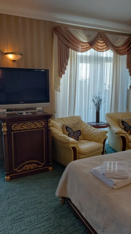 Уютный коттедж с теплым бассейном