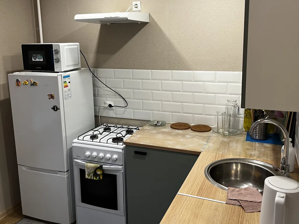 2-комнатная квартира с евроремонтом возле ГЛЦ Мраткино