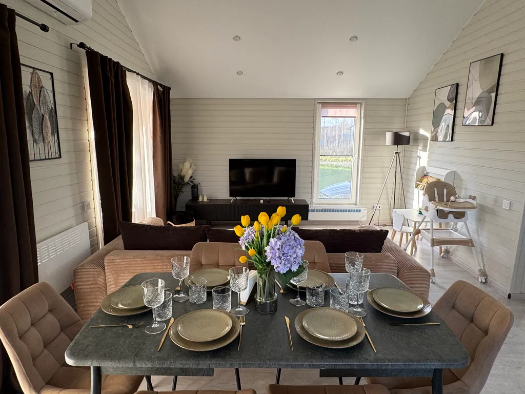 Уютный дом с верандой и чаном