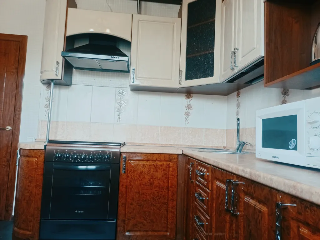 Крупногабаритная квартира возле сквера