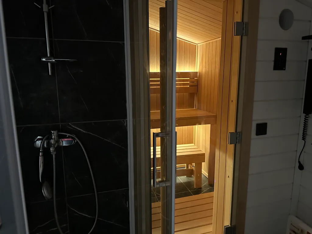 Дом Эльк - уютный коттедж с сауной на отдельном участке