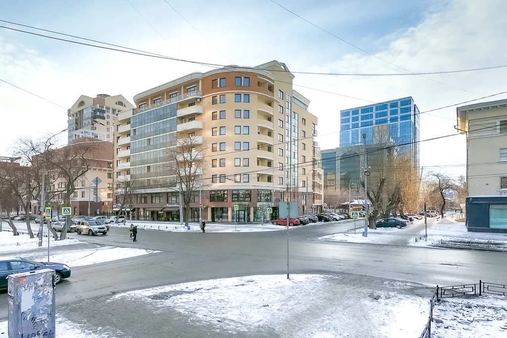 Квартира Квартира Небольшая студия в Центре с панорамным остеклением и видом на город — Екатеринбург