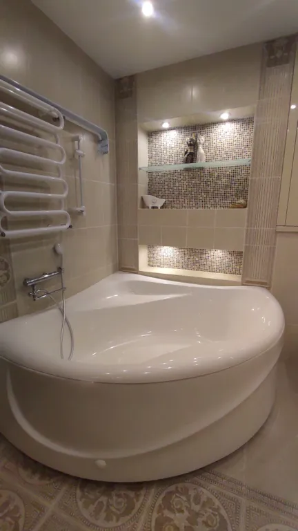 Двухуровневая трёхкомнатная квартира возле моря