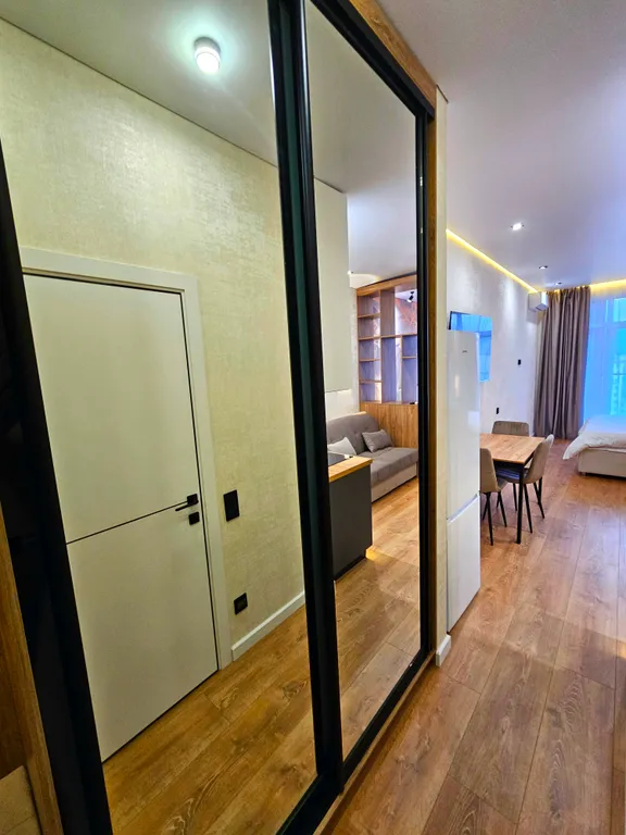 Квартира-студия с видом на парк и море