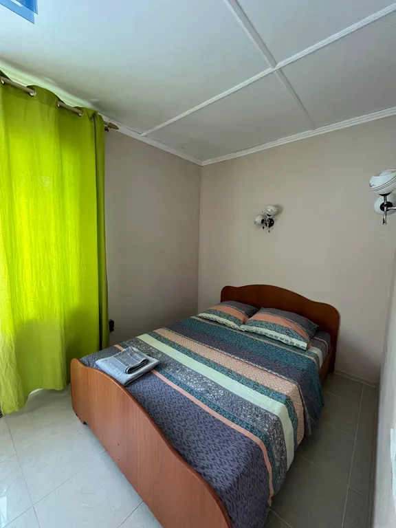 Речное поместье глэмпинг на берегу реки