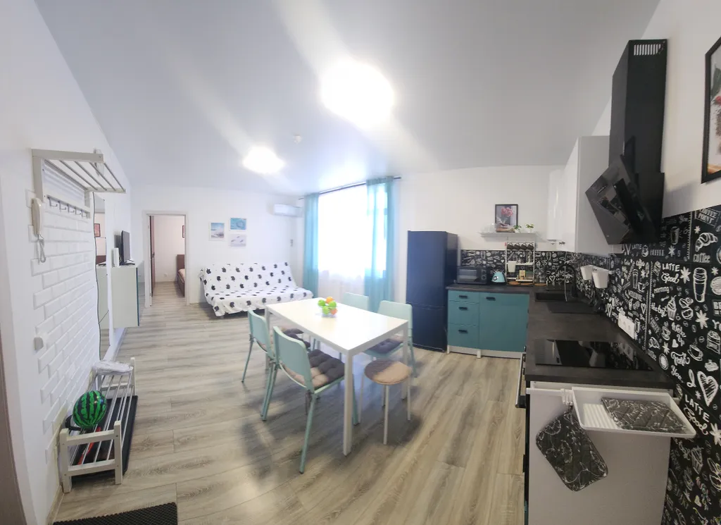 Евродвушка с видом на бассейн