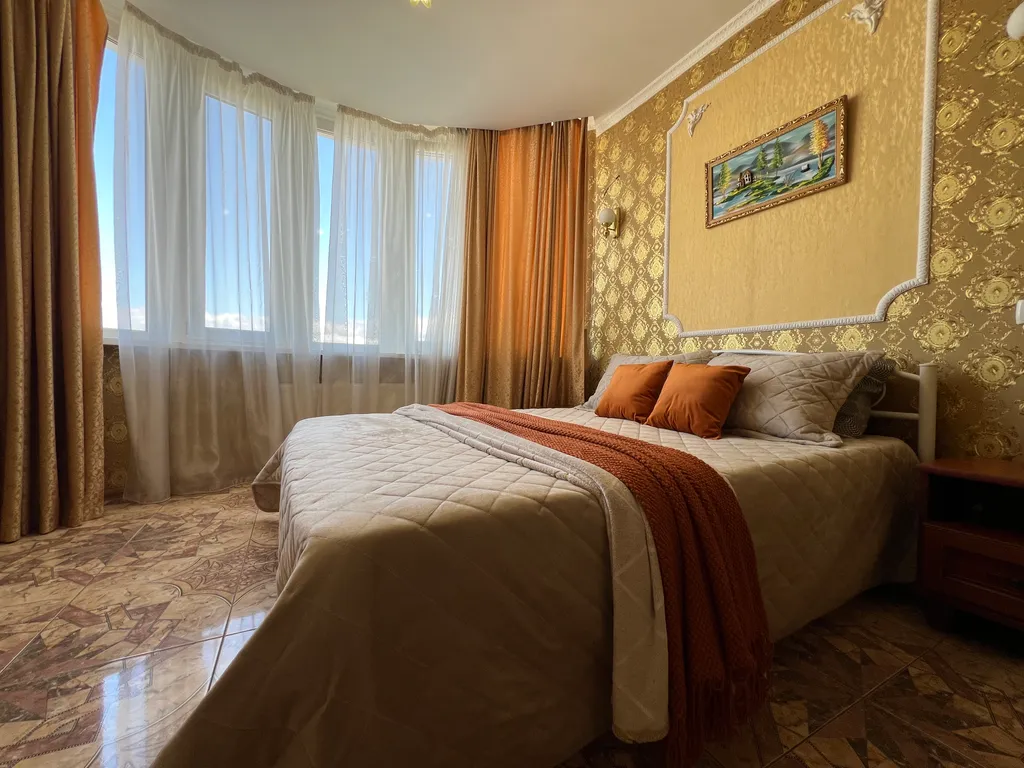 Рядом парк Победы Херсонес не берем оплату за уборку