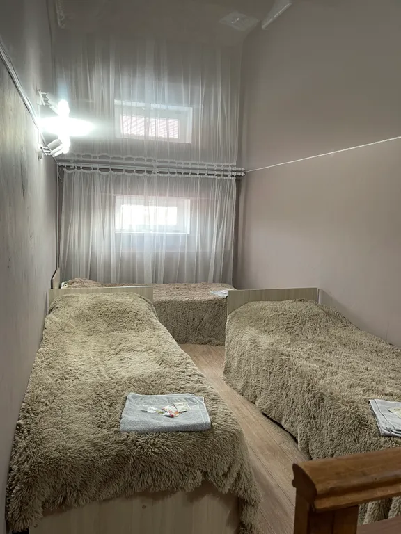 Дом с баней и беседкой на реке