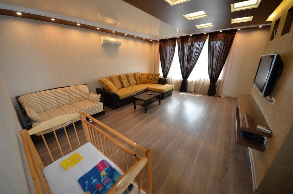 Апартаменты с видом на море, 100 метров до пляжа "Чайка"