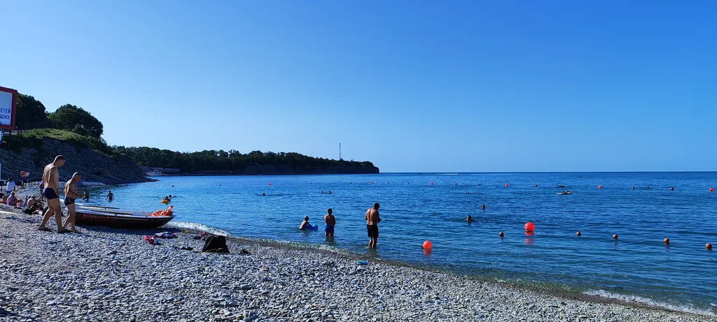 Коттедж Часть дома со своим двором и беседкой — Геленджик