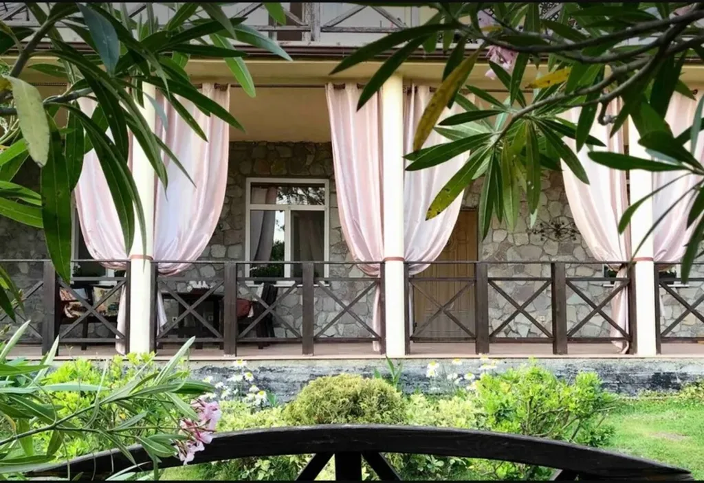 Коттедж Дом с бассейном в дагомысе в тихом месте — Сочи