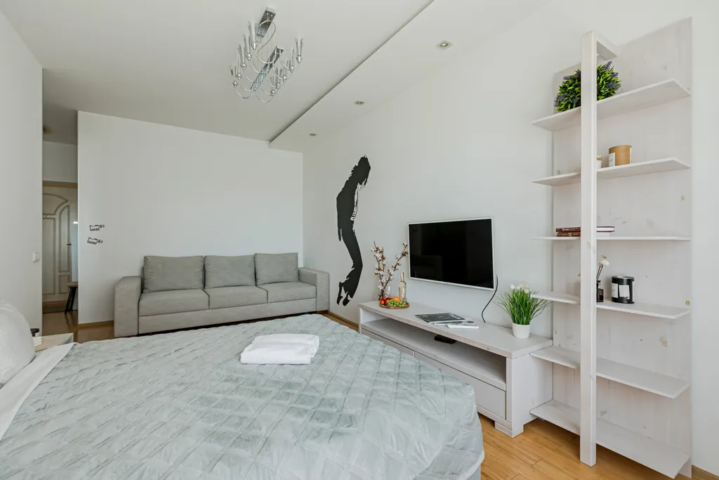 Светлый апартамент около ТЦ Dana Mall