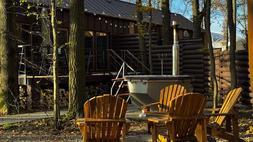 Уютный дом с видом на лес