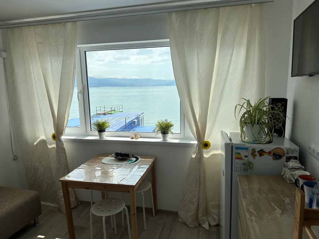 Домик у моря