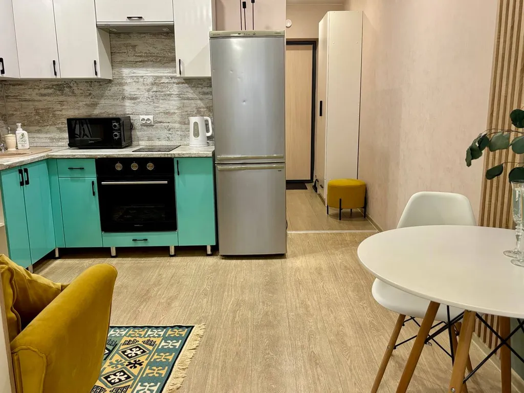 Студия с дизайнерским ремонтом