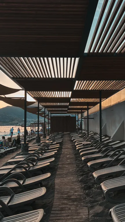 Шикарные апартаменты на первой береговой линии с бассейном