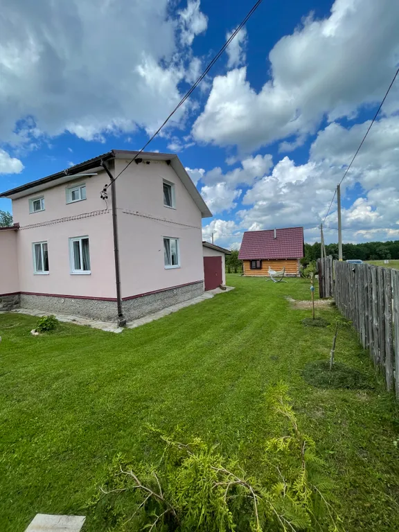 Обустроенная усадьба с камином на Нарочи