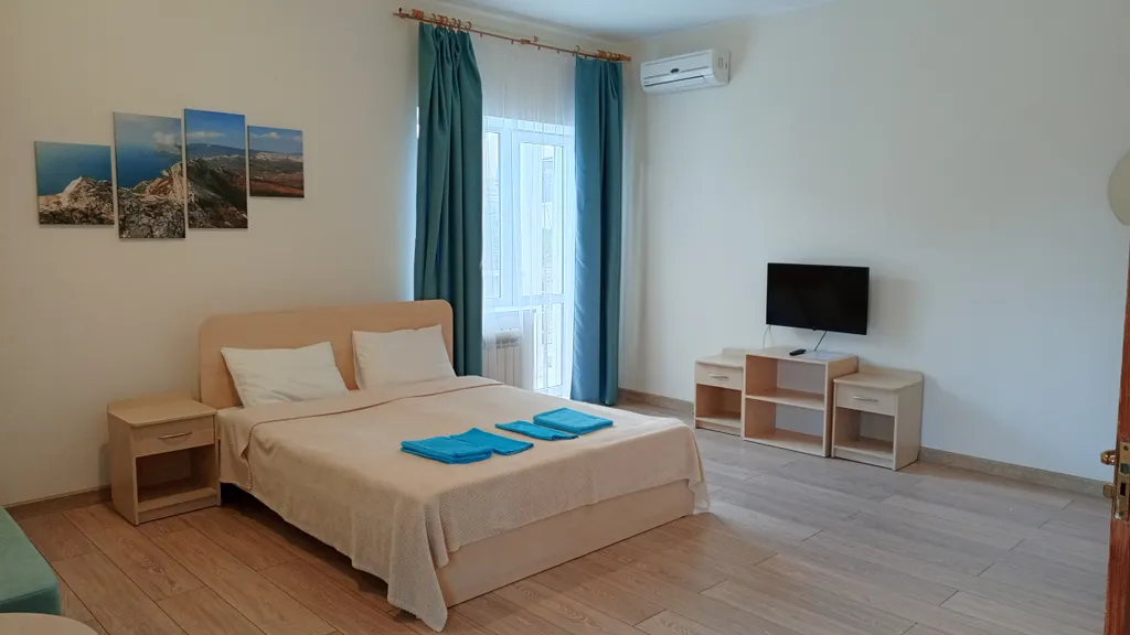 Двухместная комната с двумя доп. местами, с санузлом