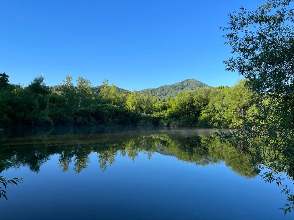 Дом на берегу озера