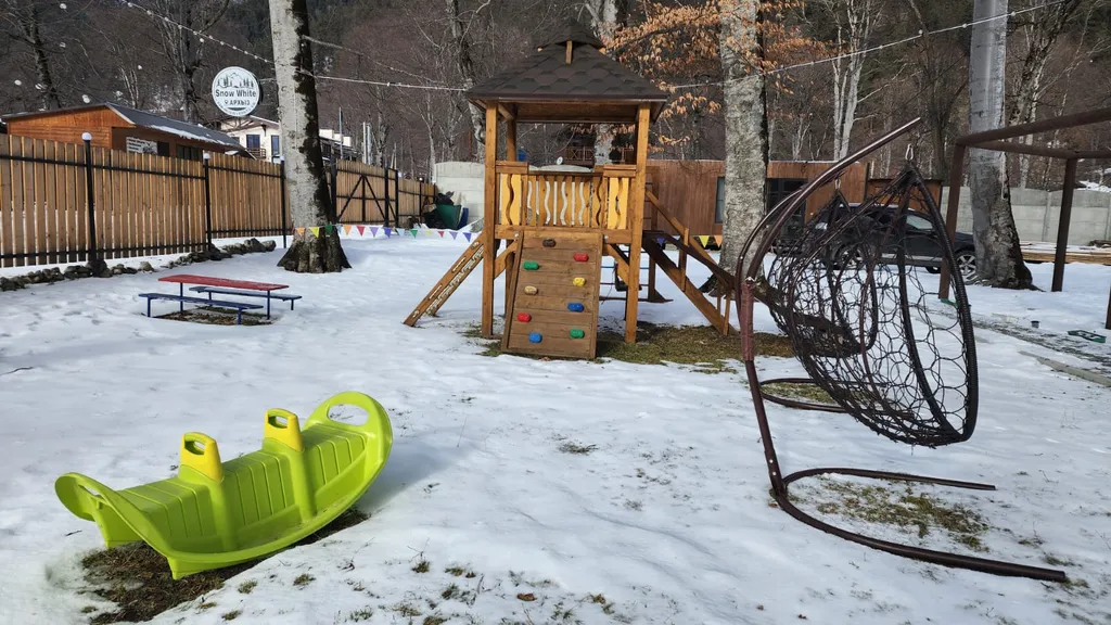 Коттедж Уютный коттедж на 2-4 человекSnow White Arkhyz — Архыз