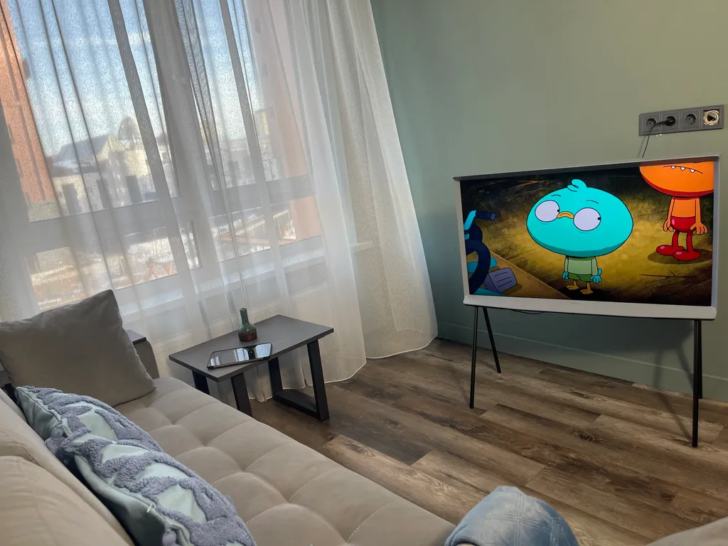 Роскошная уютная квартира с огромными окнами в тихий двор