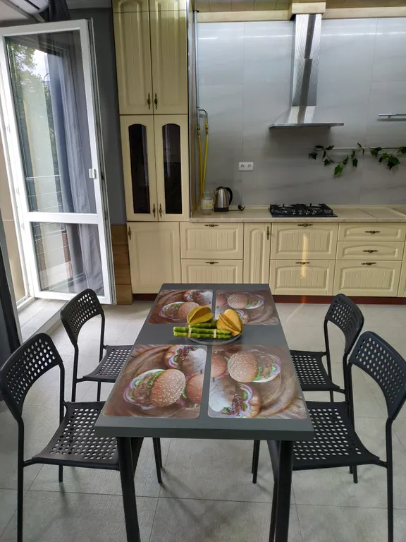 Уютная квартира в центре города рядом с морем