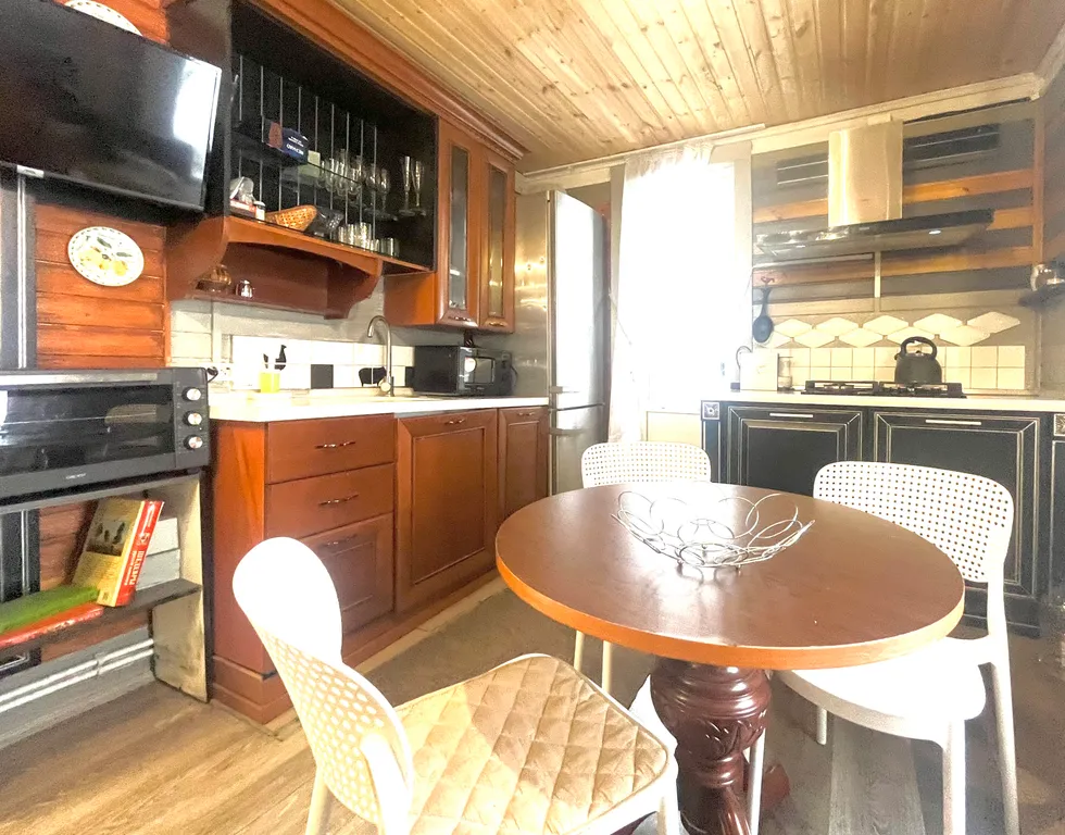 Дом с олененком и гортензиями