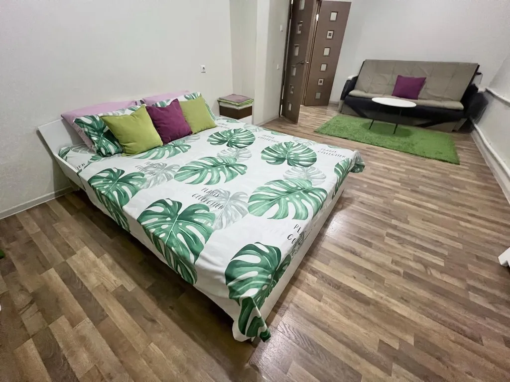 Просторная квартира с большой кухней — аренда посуточно в Коломна