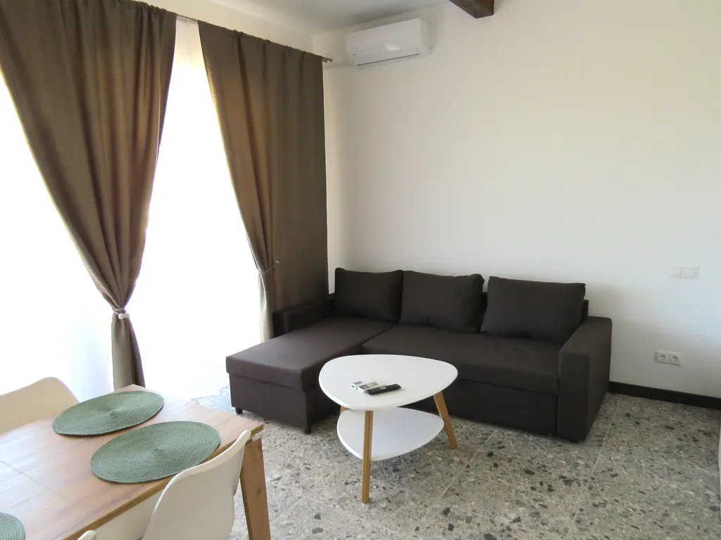 Квартира 2-комнатная Квартира — Кучугуры