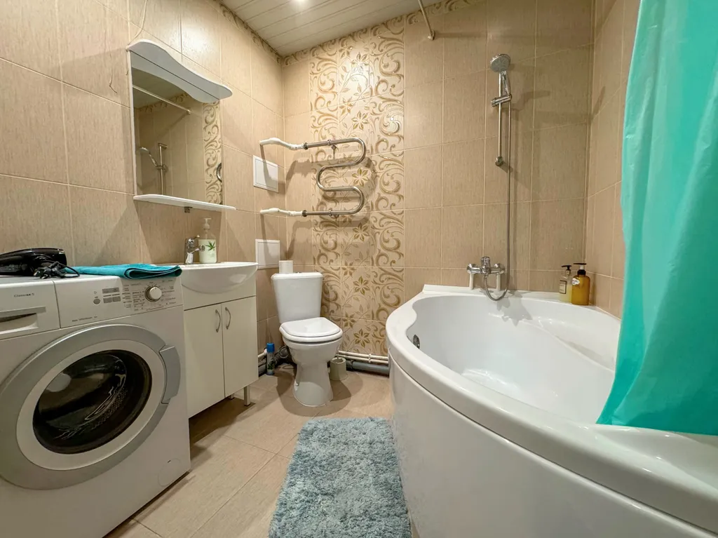 Green Apartment с ванной и большим ТВ