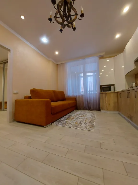 Двухкомнатная квартира на фонтане