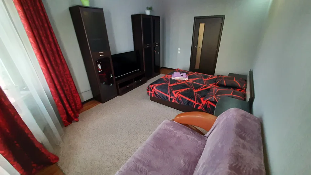 Нововартовская 4