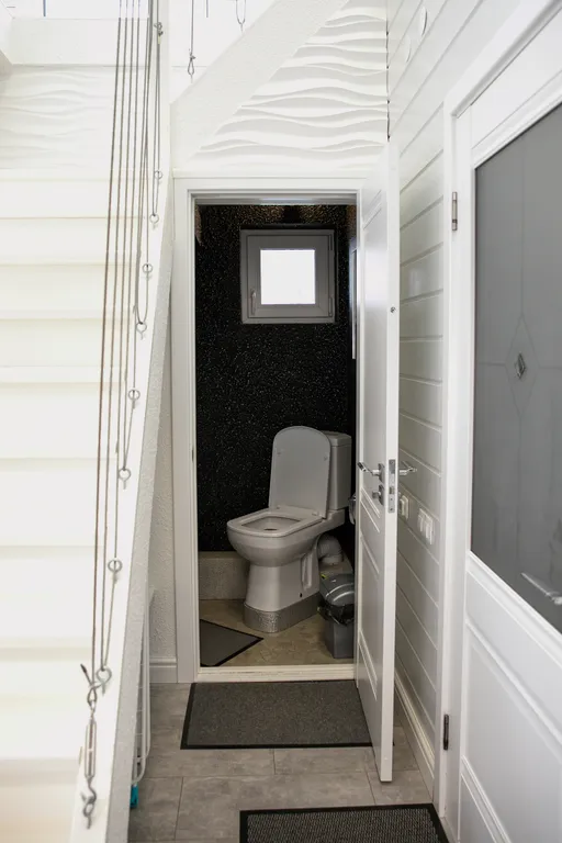 Коттедж Солнесная гора-Сяпся с сауной, 3 спальнями и видом на озеро